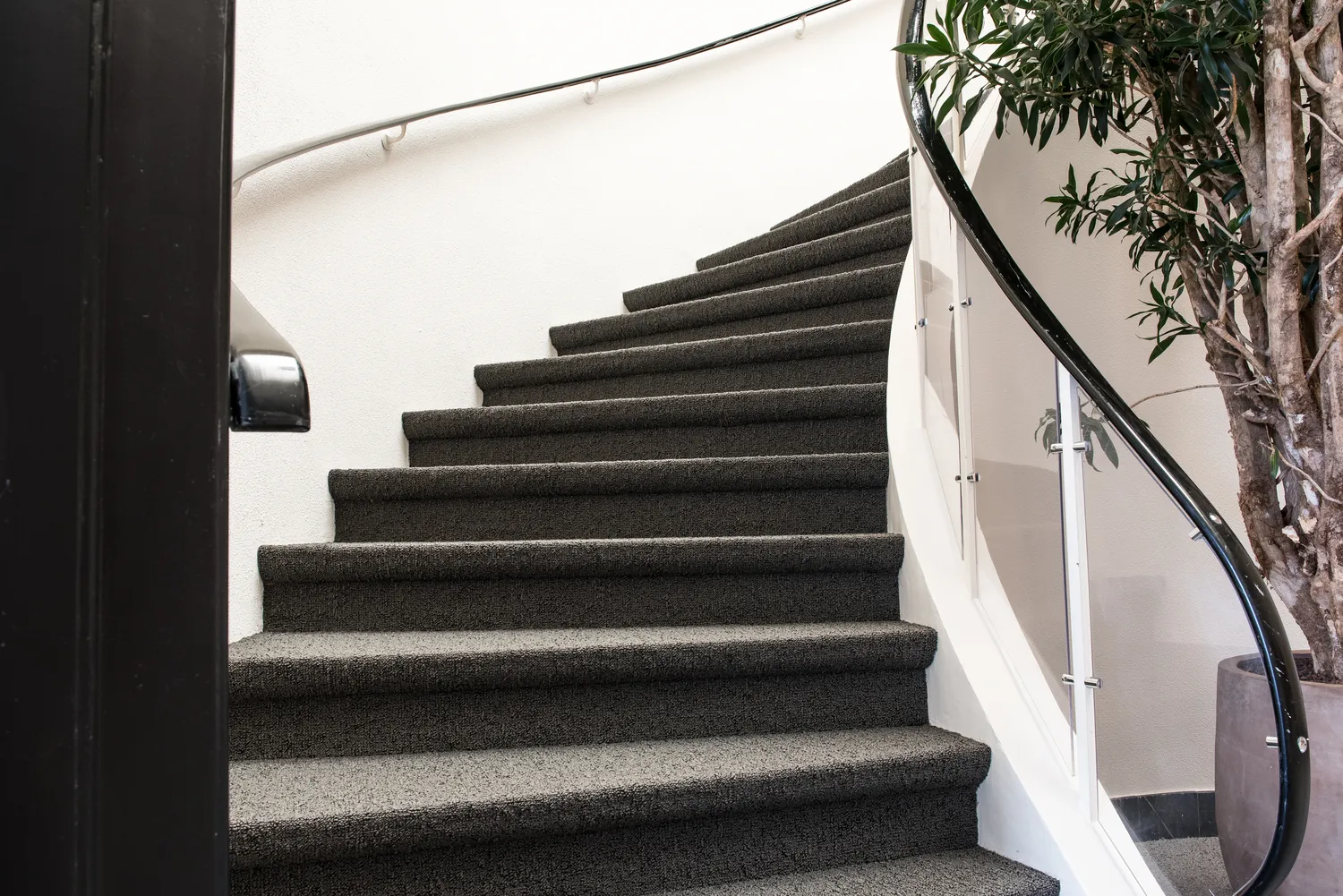 Jak obliczyć cenę wykładziny?